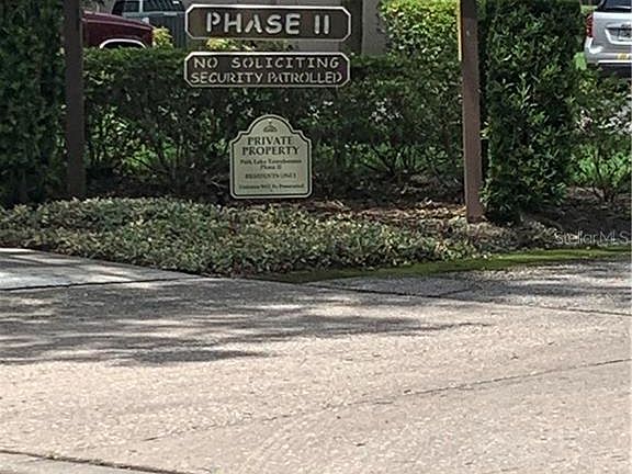 4th image of 826 Town Cir #102