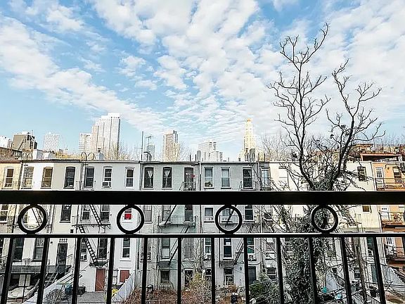 5th image of 567 Warren St APT 505