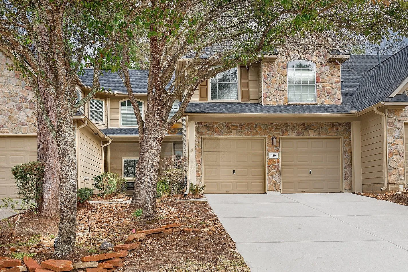 3 bed, 2.5 bath, 2087 sqft, $3,400 — Photo 1