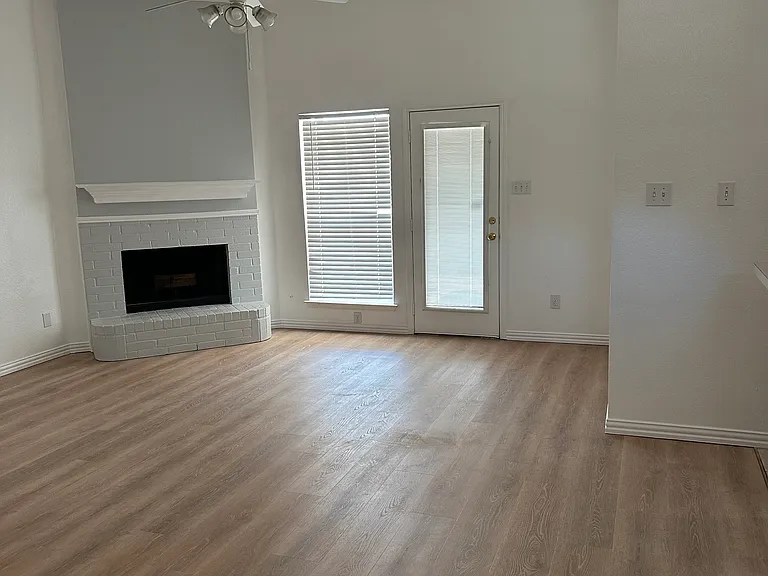 105 Wildhaven Dr — Photo 6