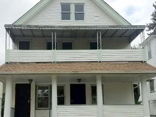 13414 Ashburton Rd, Cleveland, OH 44110