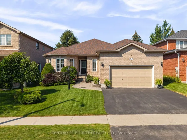 14 Prince George Cres, Barrie, ON L4N 0K8