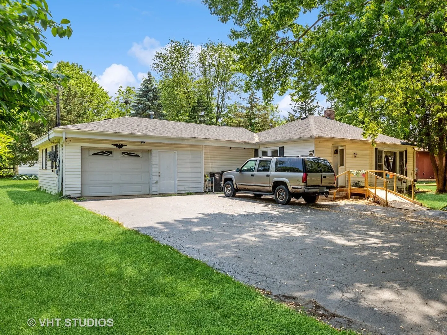 26411 W Shannon Ave photo 1