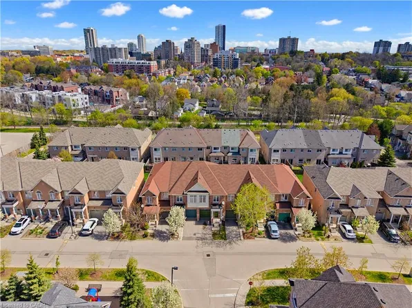 110 Highland Rd E #75, Kitchener, ON N2M 3S1