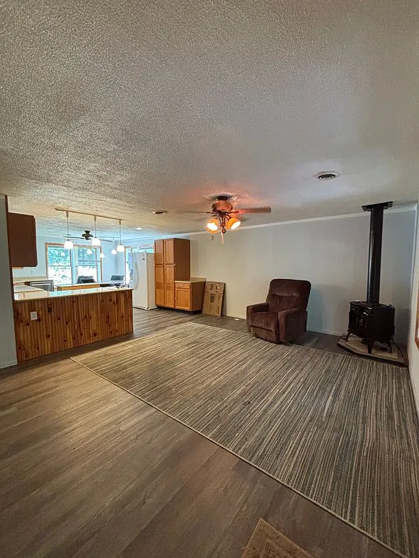 2 bed, 1.0 bath, 1440 sqft, $1,200 — Photo 3