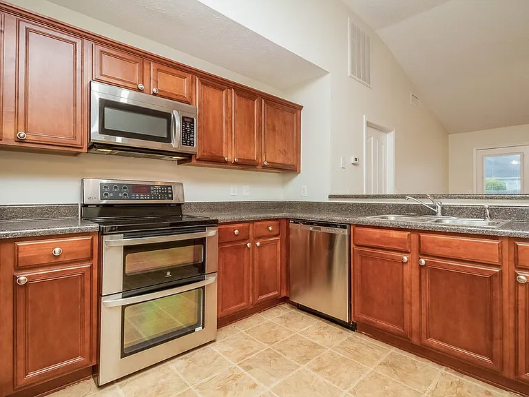 2116 Cason Trl — Photo 6