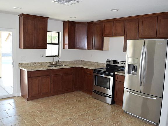 4th image of 6905 W Beatrice St