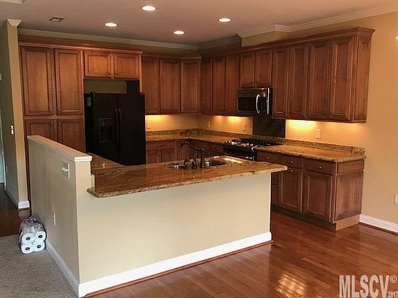 2nd image of 3988 Stadler Dr NE
