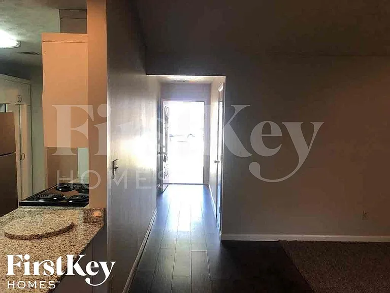 5457 Biffle Ct — Photo 5