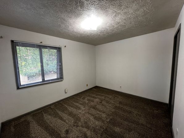 147 Baughn St APT 4