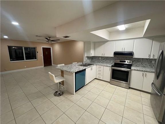 2nd image of 7900 NW 70th Ct