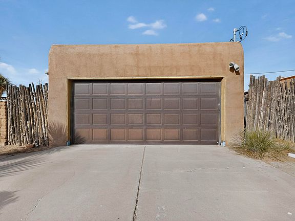 3rd image of 1621 31st St SE