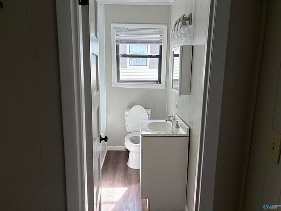 5th image of 902 Aldhouse Ave