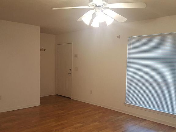 3rd image of 1301 Louisville St APT 49
