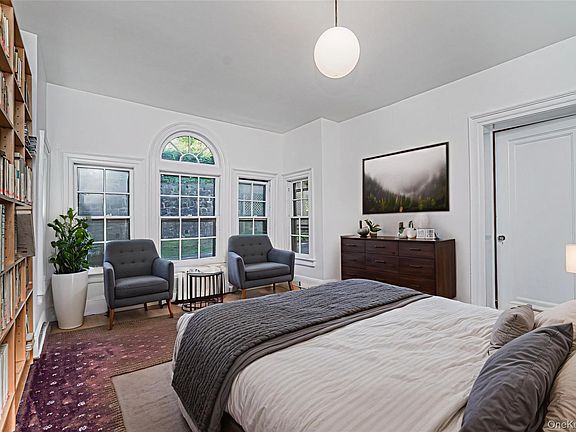 4th image of 12 Silver Lake Road