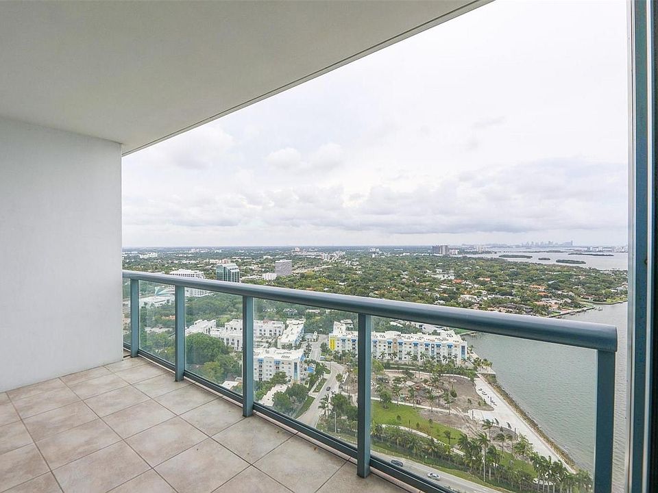 1st image of 601 NE 36th St APT 1609