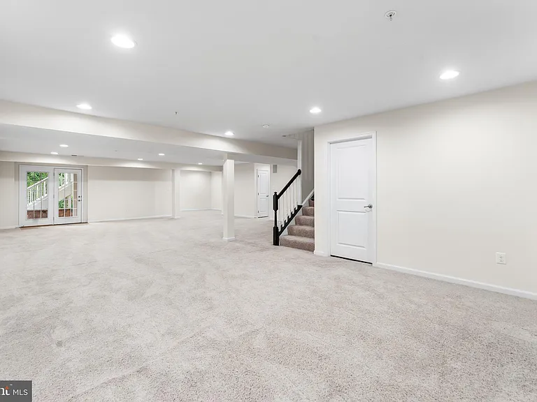 7570 Arundel Woods Dr — Photo 43