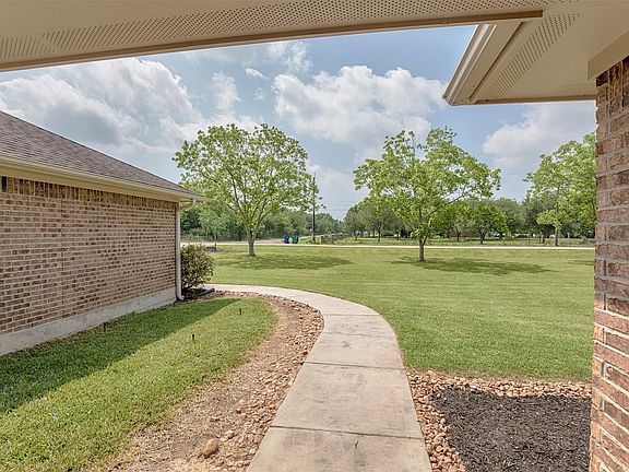 5th image of 6105 Del Bello Blvd