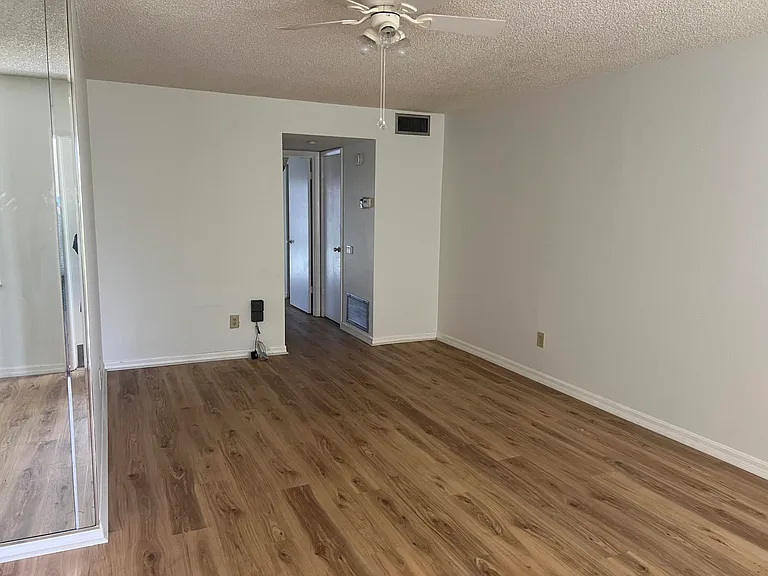 98 Spring Lake Dr #103 — Photo 6