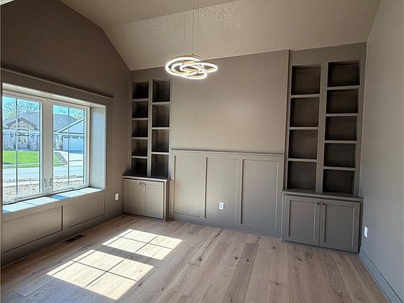 3rd image of 2309 Fishing Ln