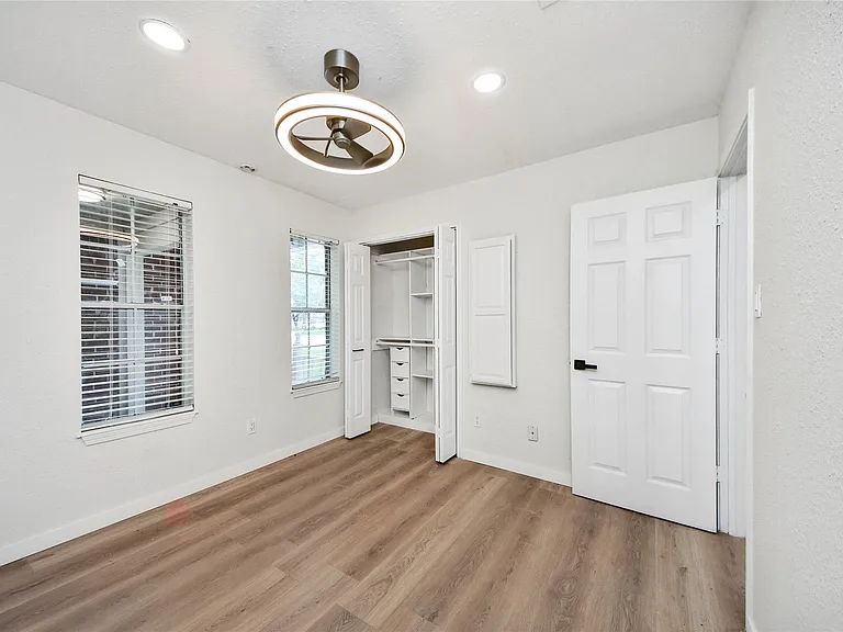 15719 Baytree Dr — Photo 12