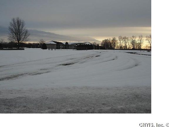 3rd image of 410 Idlewood Blvd