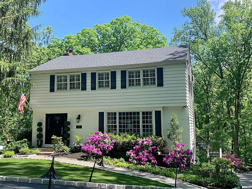 1st image of 1566 Stanford Ln