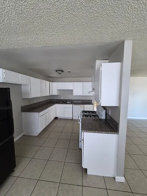 2 bed, 1043 sqft, $1,250 — Photo 2