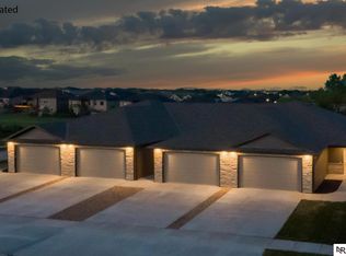 7017 Claystone Dr, Lincoln, NE 68521