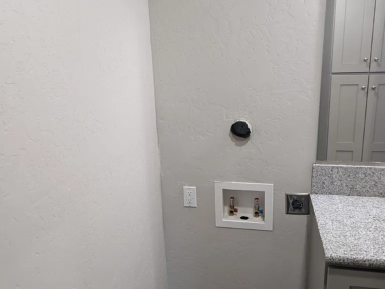 935 E Divisadero St — Photo 12