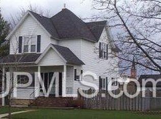 1105 S 14th Ave, Menominee, MI 49858