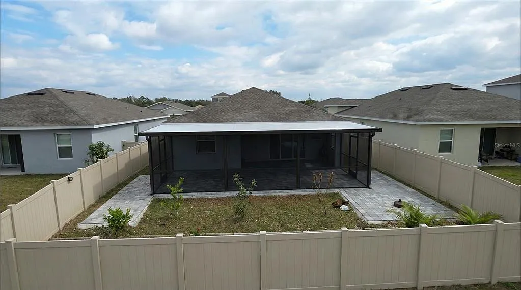 4 bed, 3.0 bath, 2236 sqft, $2,500 — Photo 3