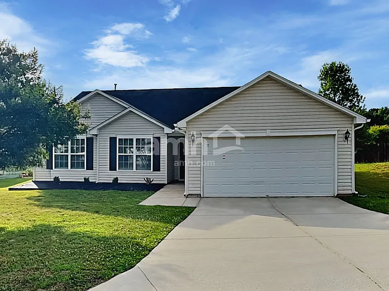 218 Bellport Dr — Photo 1