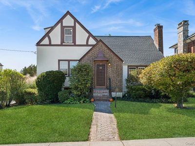 10 Oakland Avenue, Yonkers, NY, 10710