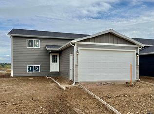 4026 McIntosh Ln, Rapid City, SD 57703