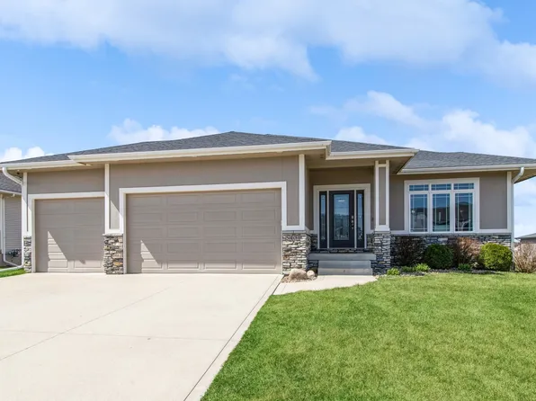 5404 165th St, Urbandale, IA 50323