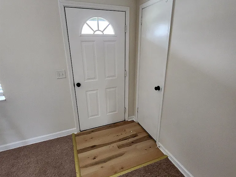 117 Hazel Dr — Photo 2