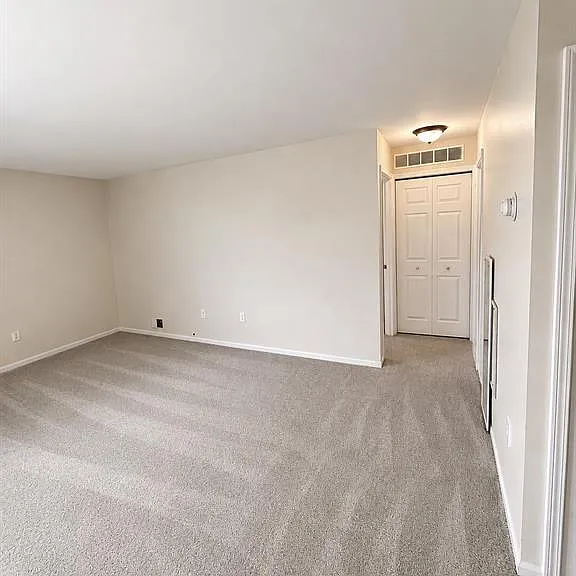 30028 W Twelve Mile Rd #27 — Photo 10