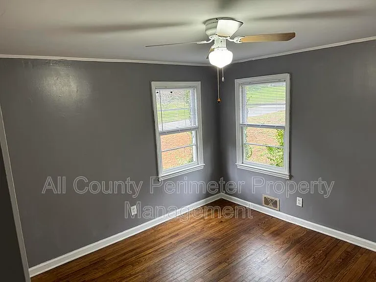 2759 Ellenwood Cir — Photo 8