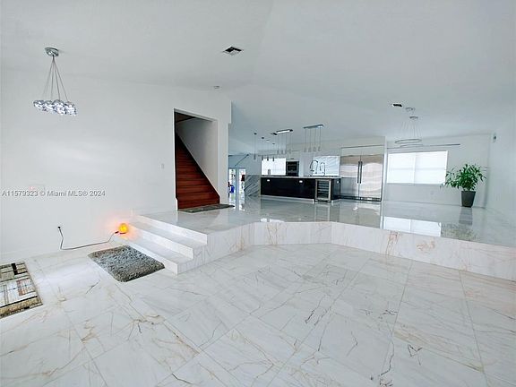 5th image of 11382 NW 65th St