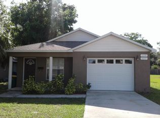 519 N Saint Clair Abrams Ave, Tavares, FL 32778