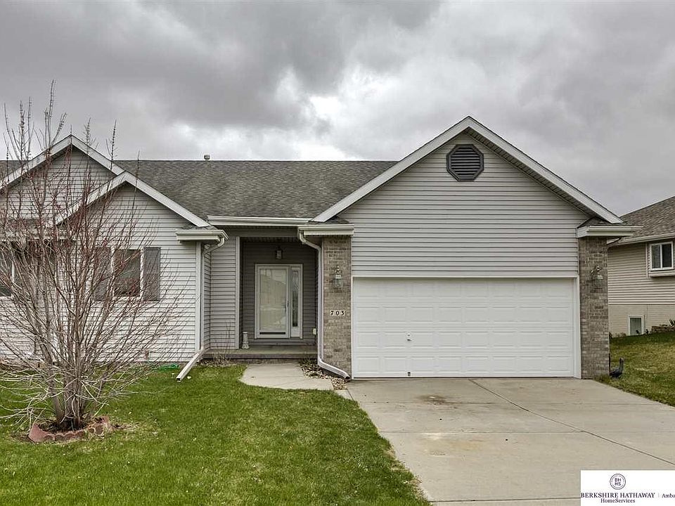 1st image of 703 Gold Coast Dr