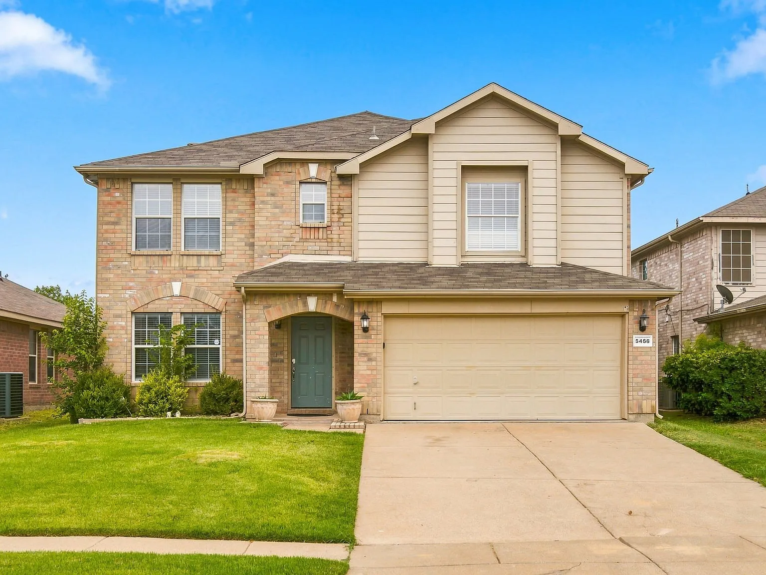 4 bed, 2.5 bath, 3002 sqft, $3,500 — Photo 1