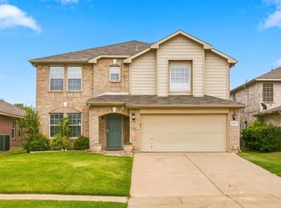 5456 Maverick Dr, Grand Prairie, TX 75052