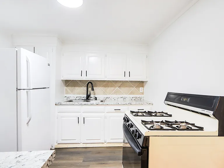 525 N McKinley Ave #1/2 — Photo 6