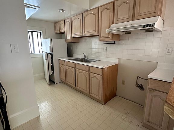4th image of 2664 California St APT 5