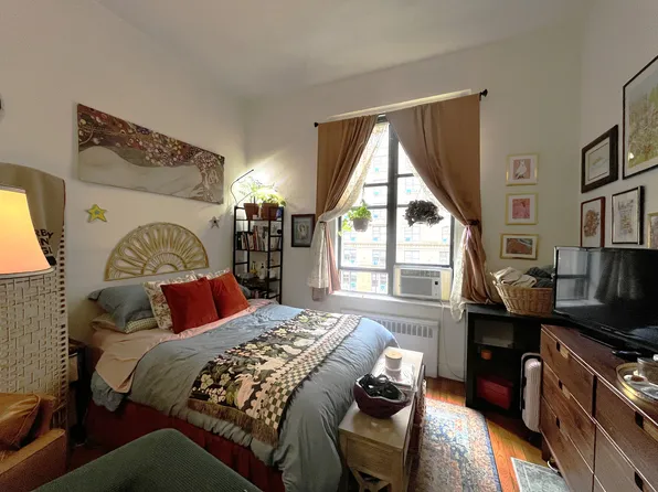 34 West 86th Street image 1 of 5