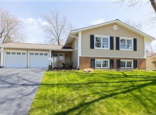 6519 Halsey Dr, Woodridge, IL 60517