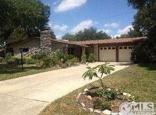 5709 Winsong Dr, Windcrest, TX 78239