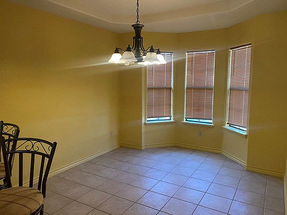 4th image of 1531 Rosewood Dr